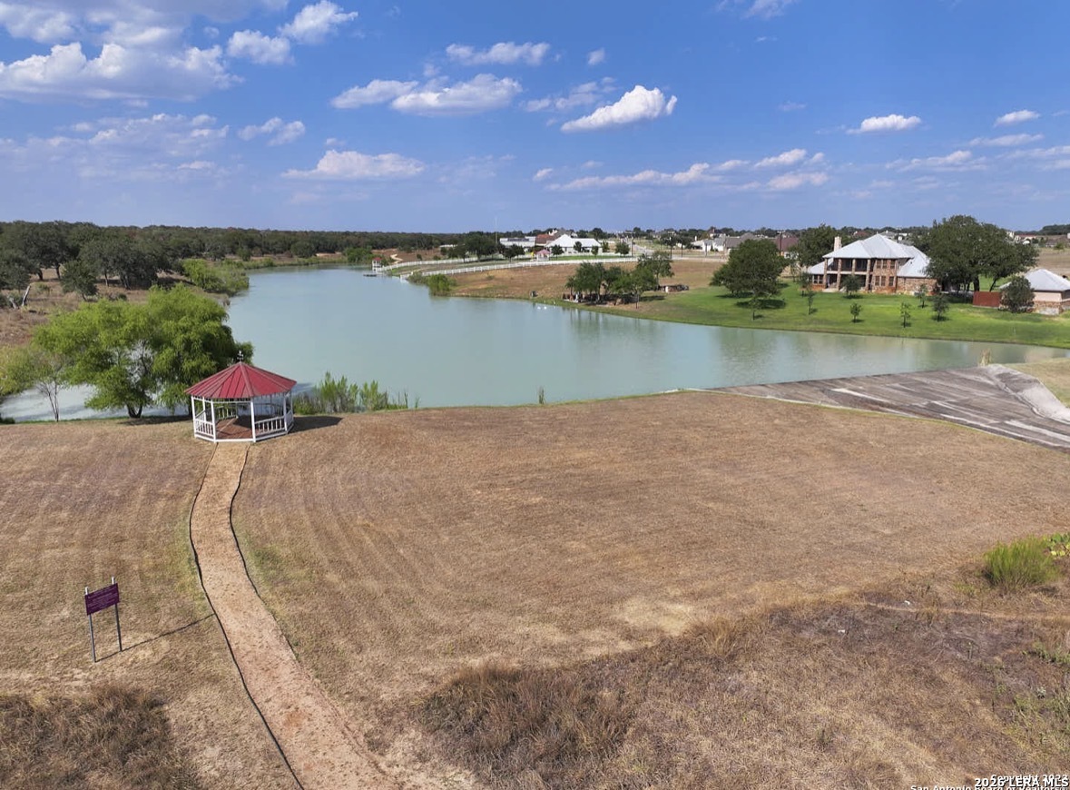 112 S Abrego Crossing Floresville TX 78114
