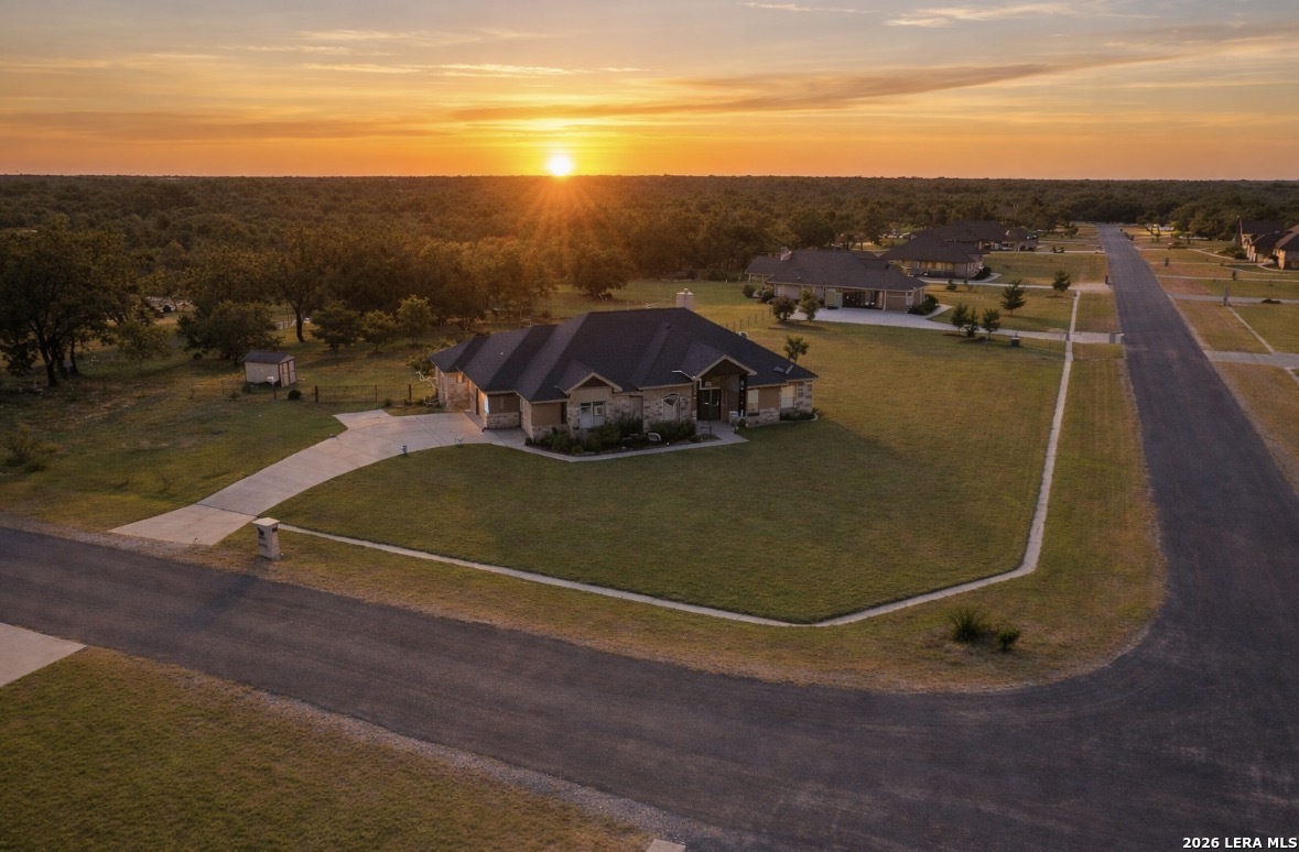 112 S Abrego Crossing Floresville TX 78114
