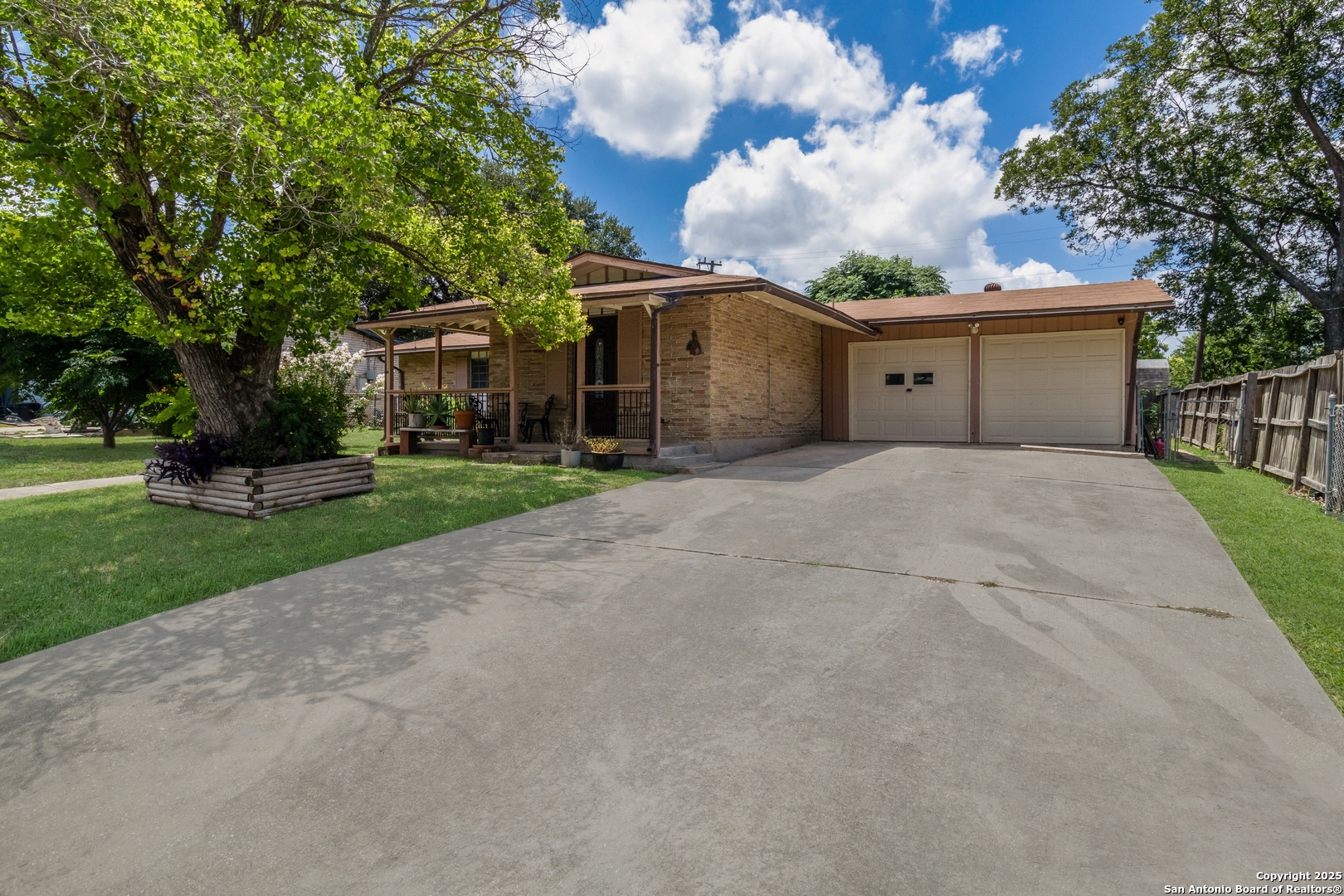 4422 Bikini Drive San Antonio TX 78218