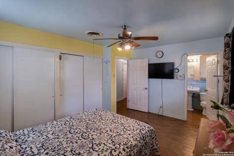 4422 Bikini Drive San Antonio TX 78218