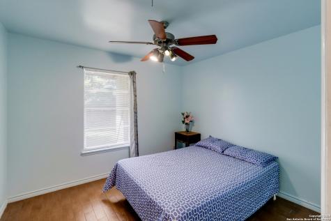 4422 Bikini Drive San Antonio TX 78218