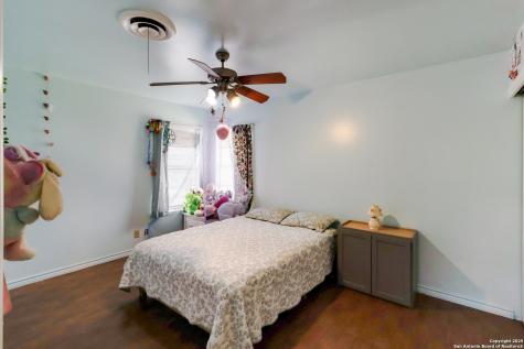 4422 Bikini Drive San Antonio TX 78218