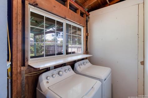4422 Bikini Drive San Antonio TX 78218