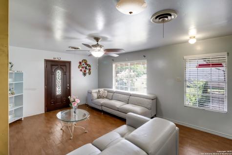 4422 Bikini Drive San Antonio TX 78218