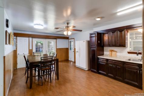 4422 Bikini Drive San Antonio TX 78218
