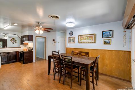 4422 Bikini Drive San Antonio TX 78218