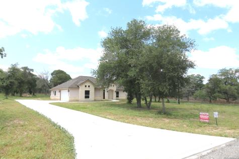 193 Oak Fields Drive Floresville TX 78114