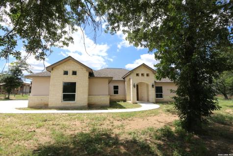 193 Oak Fields Drive Floresville TX 78114