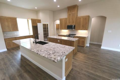 193 Oak Fields Drive Floresville TX 78114