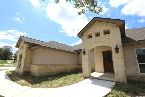 193 Oak Fields Drive Floresville TX 78114