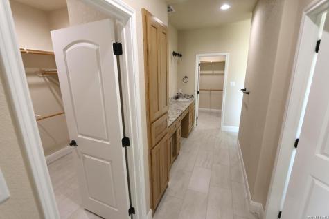193 Oak Fields Drive Floresville TX 78114