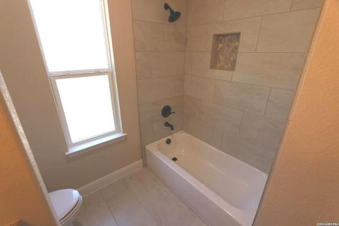 193 Oak Fields Drive Floresville TX 78114