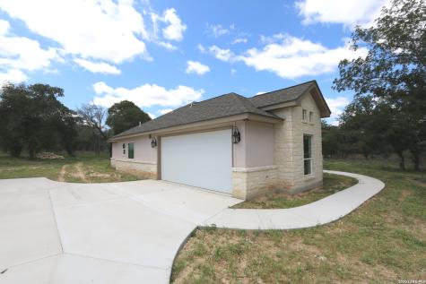 193 Oak Fields Drive Floresville TX 78114