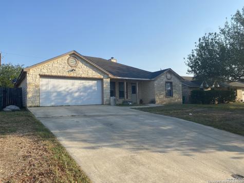111 Saguaro Jourdanton TX 78026