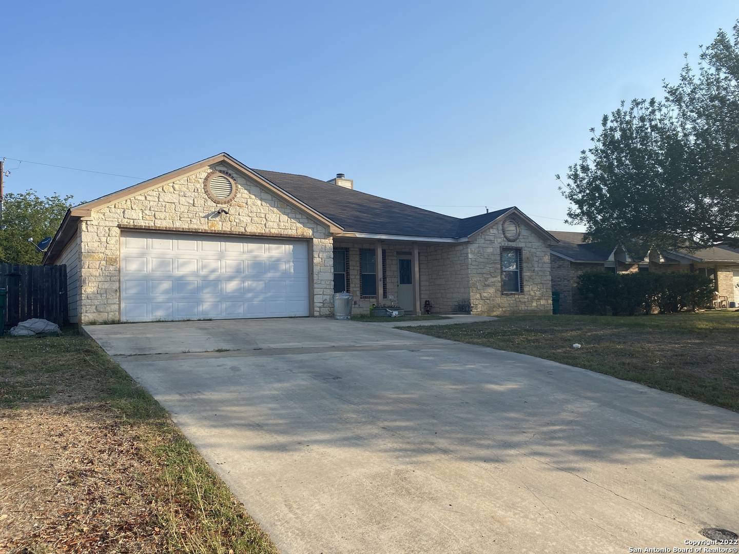 111 Saguaro Jourdanton TX 78026