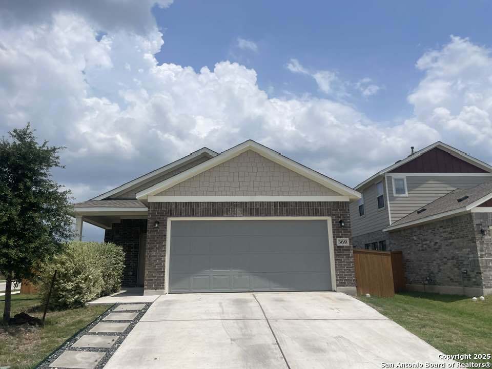 369 Spinnaker Loop Kyle TX 78640