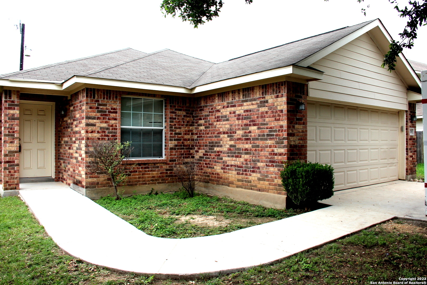 5703 Cardinal Falls San Antonio TX 78239