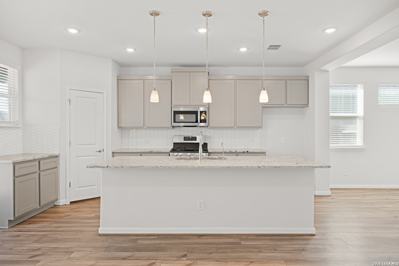 8336 Sunrise Glen Selma TX 78154