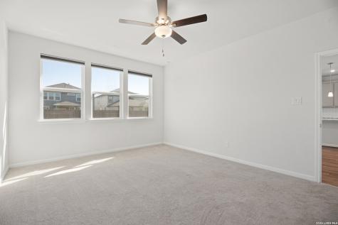 8336 Sunrise Glen Selma TX 78154