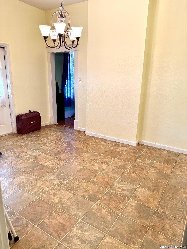 525 Parkfield Drive Pleasanton TX 78064