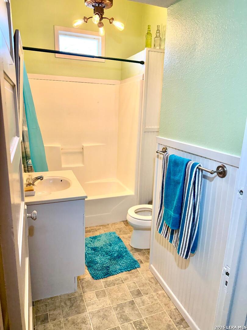 525 Parkfield Drive Pleasanton TX 78064