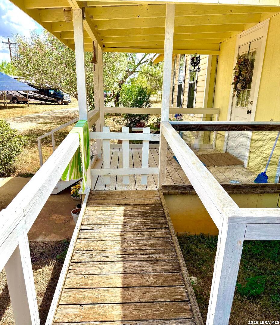 525 Parkfield Drive Pleasanton TX 78064