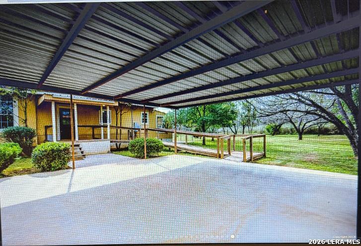 525 Parkfield Drive Pleasanton TX 78064