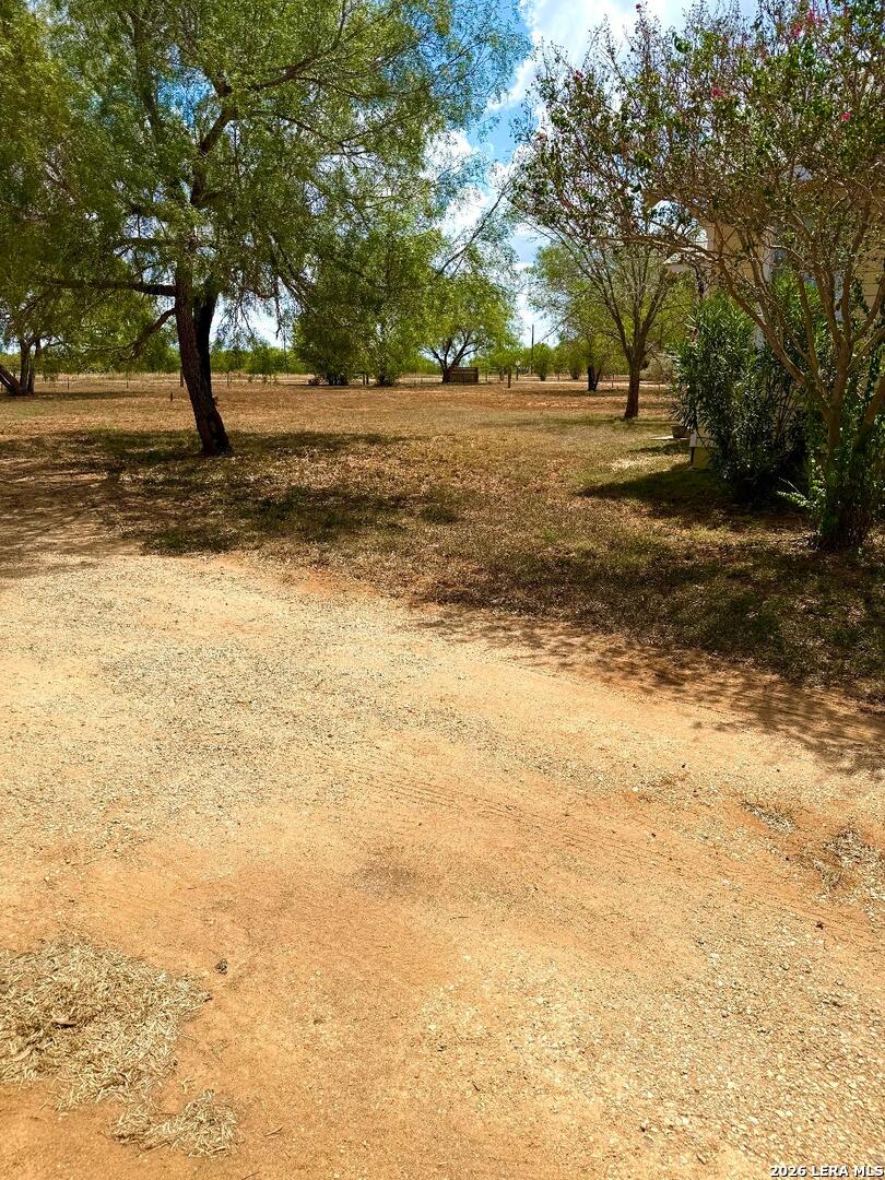 525 Parkfield Drive Pleasanton TX 78064