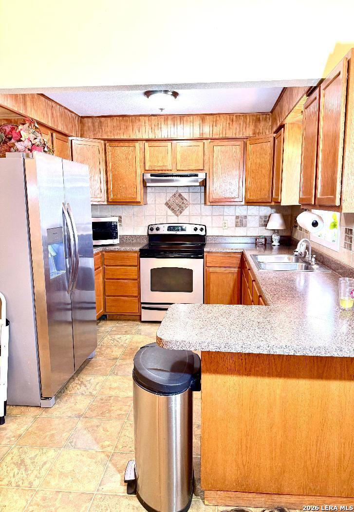 525 Parkfield Drive Pleasanton TX 78064