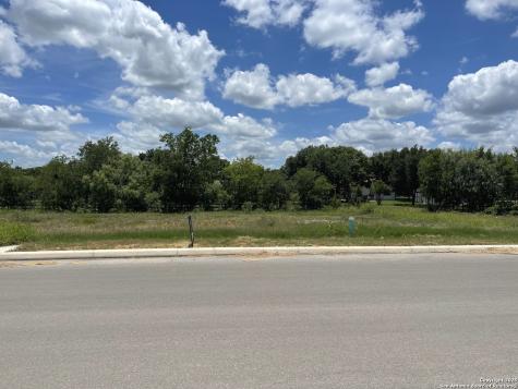 202 Allen Avenue Castroville TX 78009