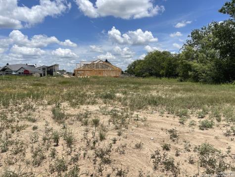 202 Allen Avenue Castroville TX 78009
