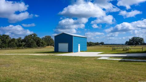 5476 County Road 427 Stockdale TX 78160