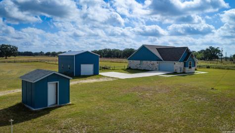 5476 County Road 427 Stockdale TX 78160