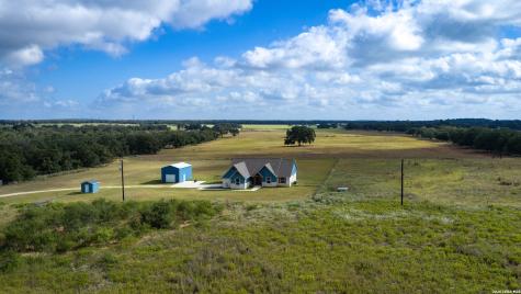 5476 County Road 427 Stockdale TX 78160