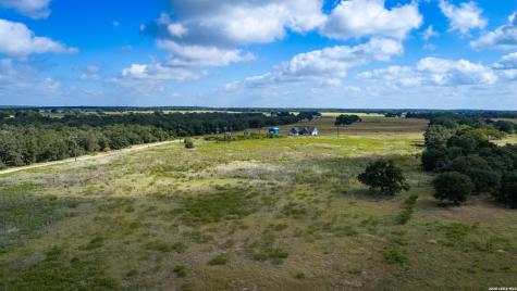 5476 County Road 427 Stockdale TX 78160