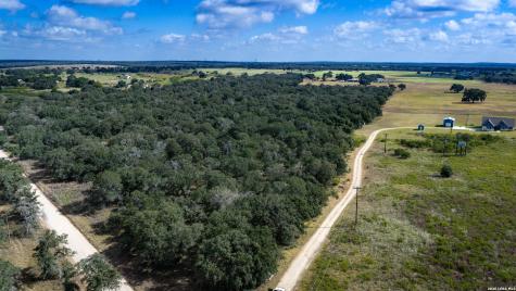 5476 County Road 427 Stockdale TX 78160