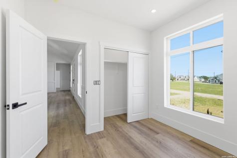 340 Spring Creek Bandera TX 78003