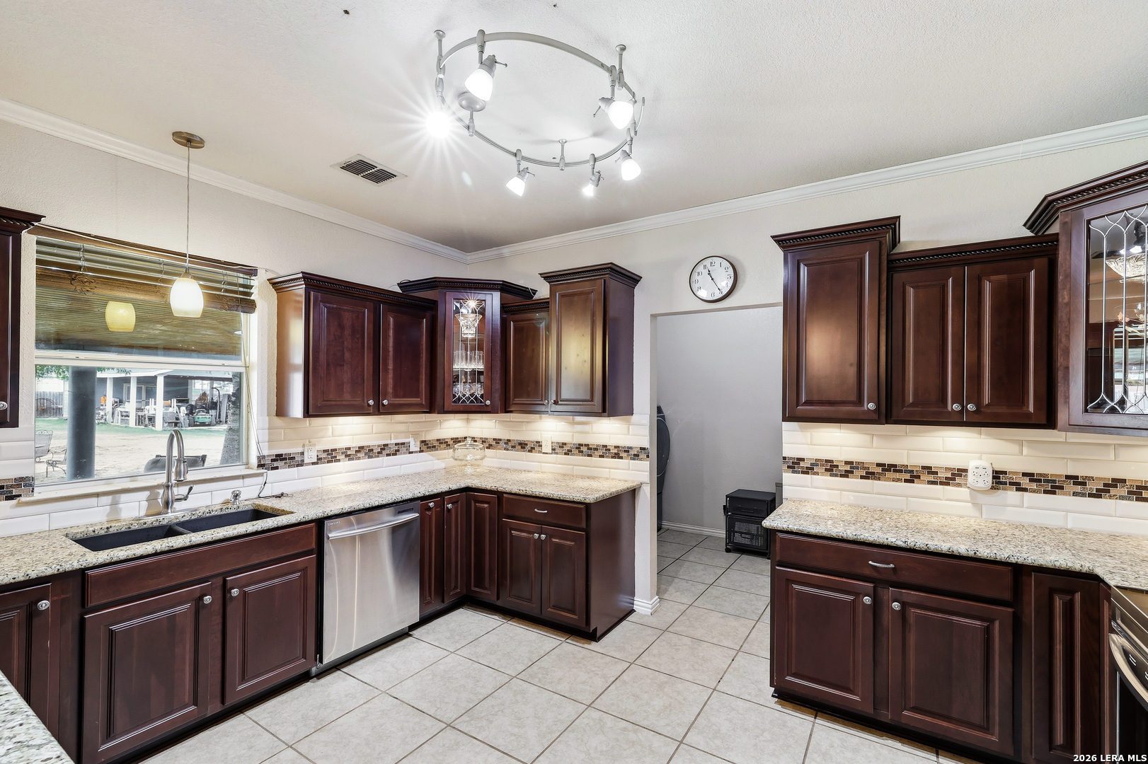 9942 Hunters Pond San Antonio TX 78224