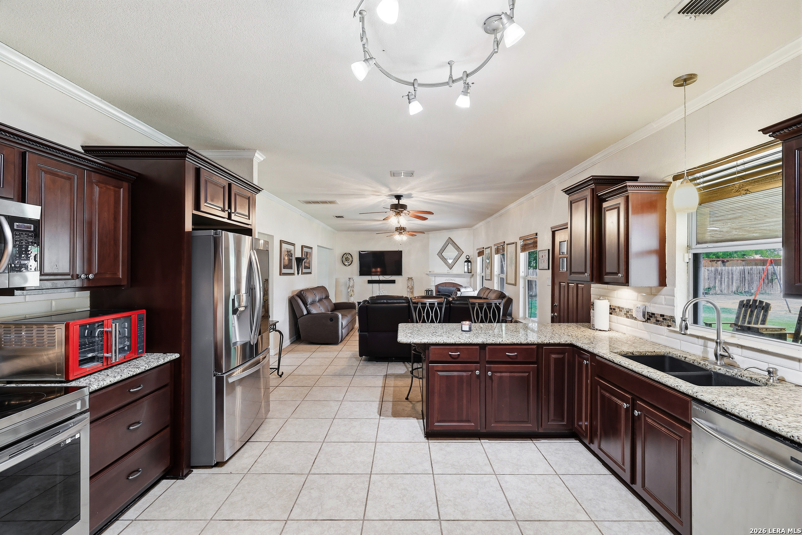 9942 Hunters Pond San Antonio TX 78224