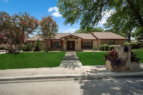 8703 Golden Point Windcrest TX 78239