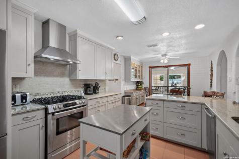 8703 Golden Point Windcrest TX 78239