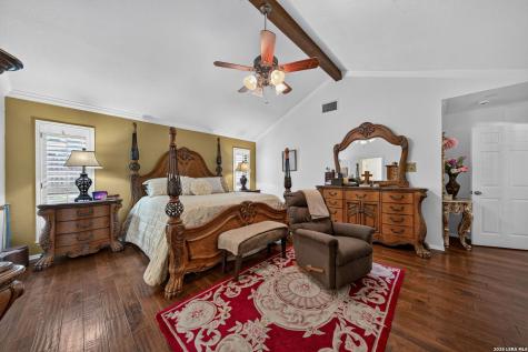 8703 Golden Point Windcrest TX 78239