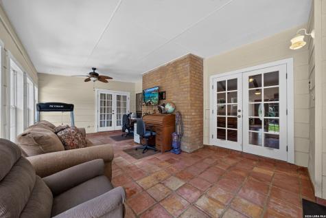 8703 Golden Point Windcrest TX 78239