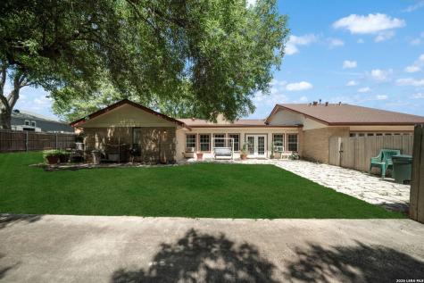 8703 Golden Point Windcrest TX 78239
