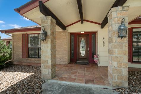 8703 Golden Point Windcrest TX 78239