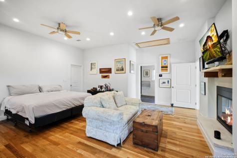 797 Glendale Road Spicewood TX 78669
