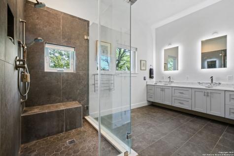 797 Glendale Road Spicewood TX 78669