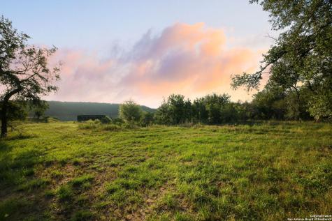 797 Glendale Road Spicewood TX 78669