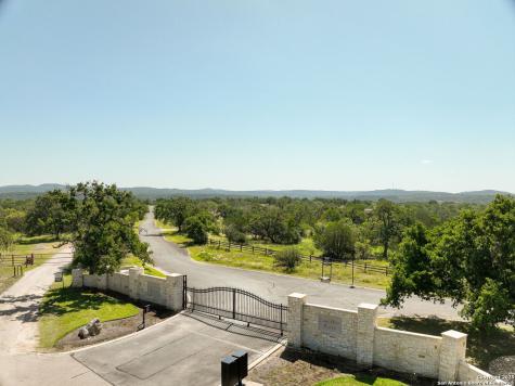 797 Glendale Road Spicewood TX 78669