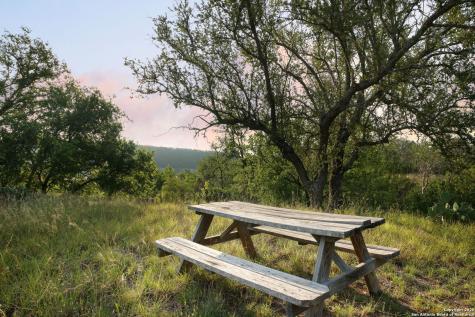 797 Glendale Road Spicewood TX 78669